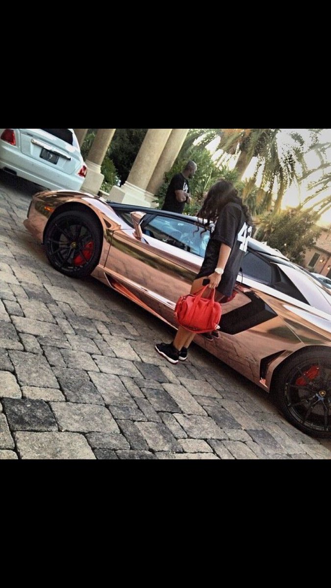 ItsLifeVibess's tweet photo. Rose Gold 458 https://t.co/bLAPj4JWoa