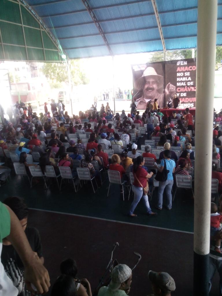 AnacoJpsuv1's tweet photo. Vamos por la Constituyente #JuventudAnaco #Anaco presente con la Constituyente https://t.co/uaoj5s1NvM