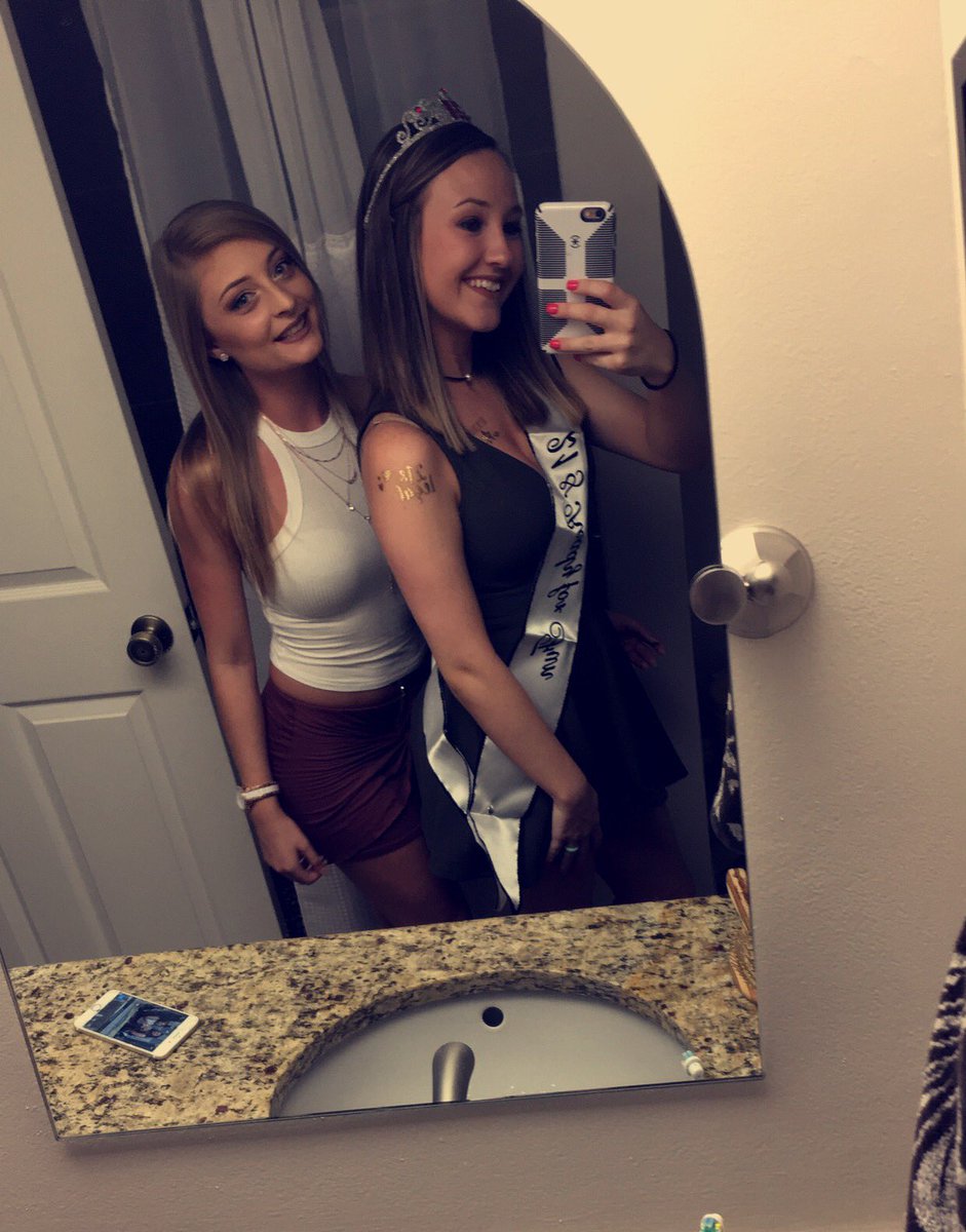 K_Heflinn's tweet photo. because my 21st was a day to remember❤😇 https://t.co/ddc0Rh5aXE