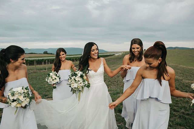 studio_maxx's tweet photo. How stunning is this Bride and her gorgeous Bridesmaids 👌🏼😍 Hair>Studio Maxx Photography>@sarahgodenziphoto Makeup>@makeupbymaryannek https://t.co/7P3rJsrGIx
