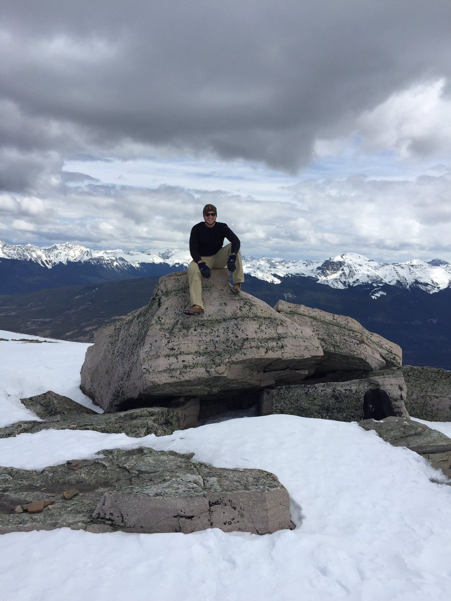 DeltaSigUAB's tweet photo. Wanna wish our fellow brother Charlie Angel safe travels while he is making his snowy trek through Jasper, Alberta in Canada! https://t.co/i3k6zzZ2DD