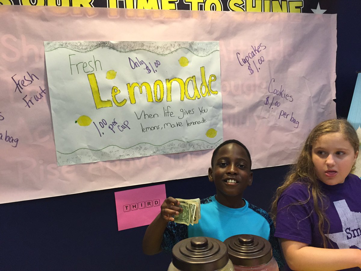carter3rdgrade's tweet photo. Lemonade War was on point tonight! So proud of our third and 4th graders!!! @CgossM @BJ__Smith https://t.co/vCcZi1Fyty