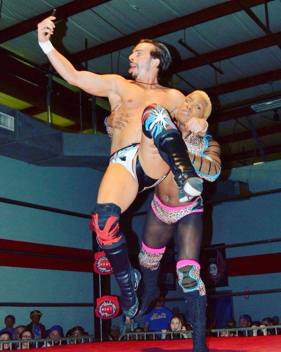 2hotstevescott's tweet photo. #selfiebulldog #supma #selfie #selfie #supma  #selfiegame #selfie superstar #iphoneidol #selfieking #selfiemade #selfiemania  #wrestling https://t.co/cRv6cy0Tlh