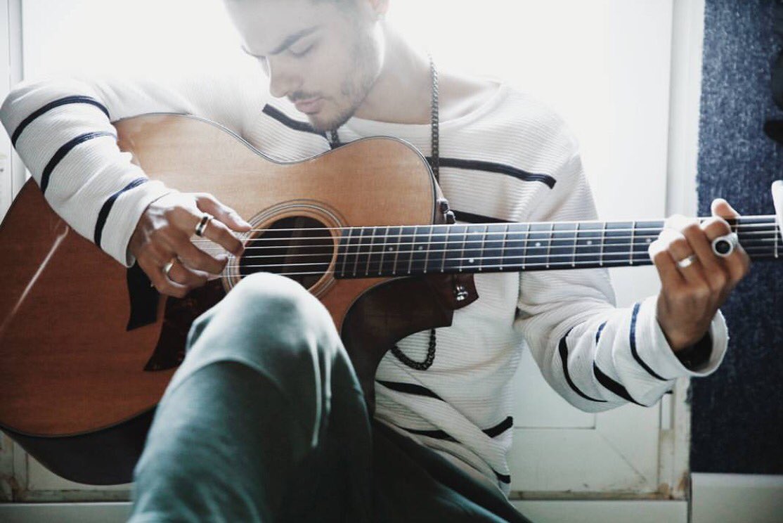 AbrahamMateo's tweet photo. My world https://t.co/GZpNzywLj0