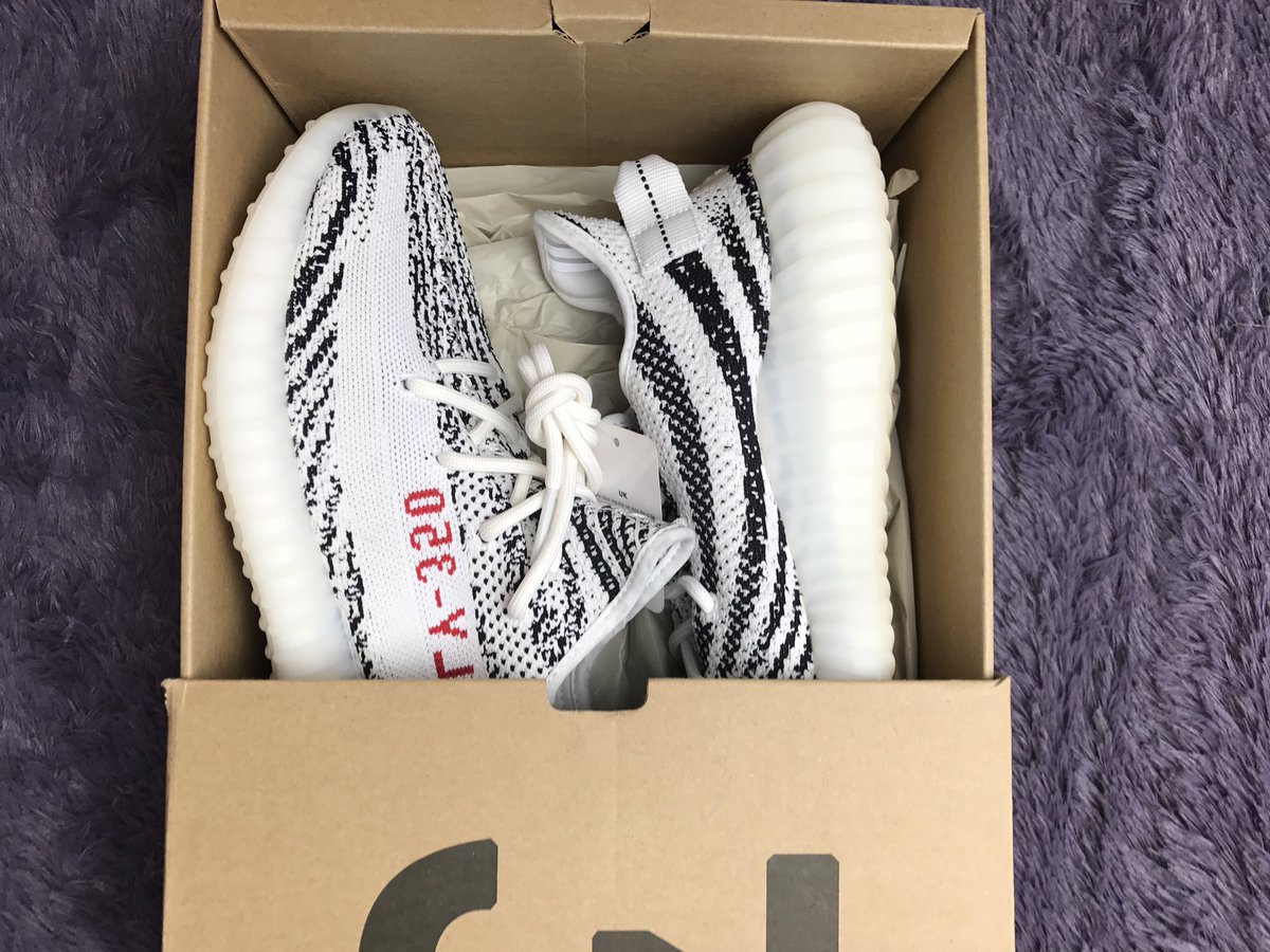 yeezy boost 350 V2 zebra#yeezy#350#350v2#v2#zebra#kicks#shoe#instashoes#nike#Adidas