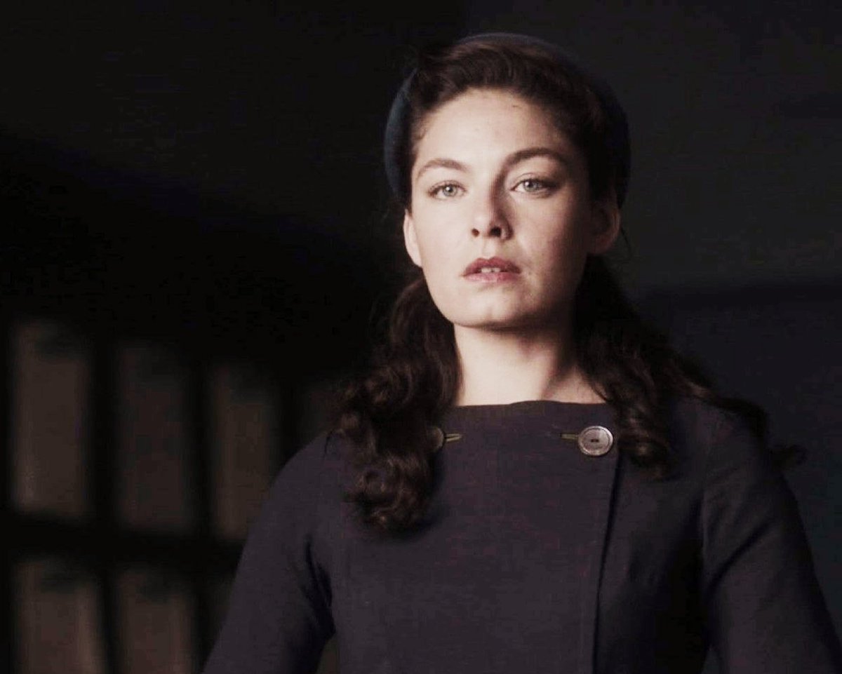 favperioddrama's tweet photo. Alexa Davalos in The Man in the High Castle, 2015 https://t.co/3WHBN4nEdh