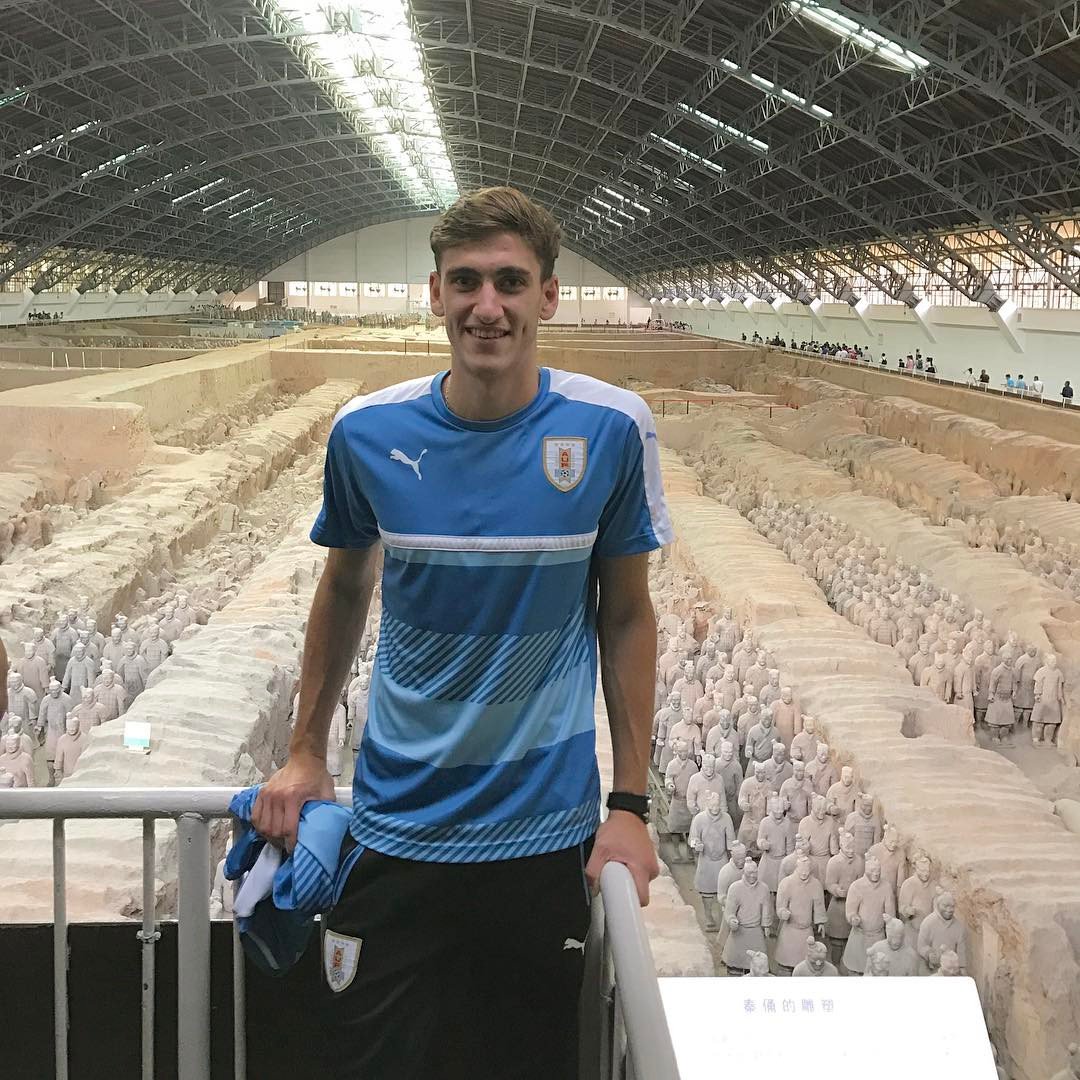 SinFlashes's tweet photo. Los pibes celestes siguen disfrutando de China y sus maravillas. #Sub20 #MundialSub20 https://t.co/fJCXyd0jwL