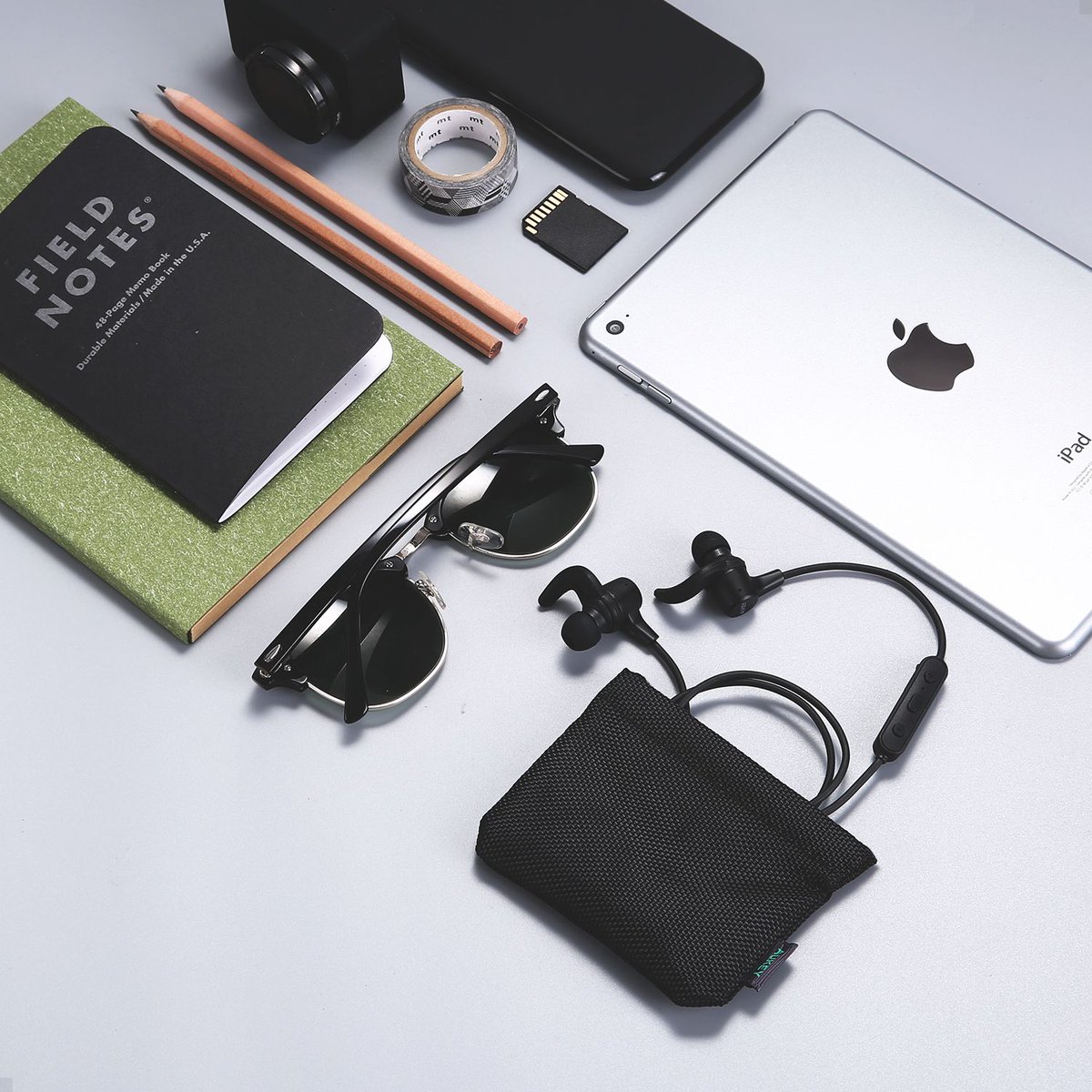 AUKEYofficial's tweet image. Follow, like &amp;amp; RT OR tweet a photo of your #EverydayTech items to enter this week&apos;s #GIVEAWAY  100 EP-B40 Earbuds! amzn.to/2pxB2K1