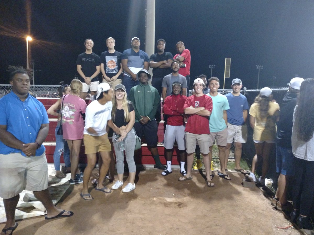 BayHS_Athletics's tweet photo. Thanks to our some of our most recent alumni for supporting the guys tonight. #lovealumni https://t.co/Iuj5RKBv6s