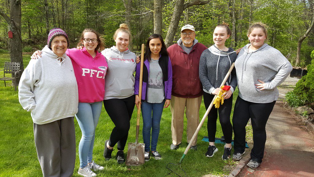 mainsPBsuper's tweet photo. Yesterday PBHS Impact students helped complete a yard  lean up for a local family. Go Impact Club! https://t.co/VmxZib9E5m