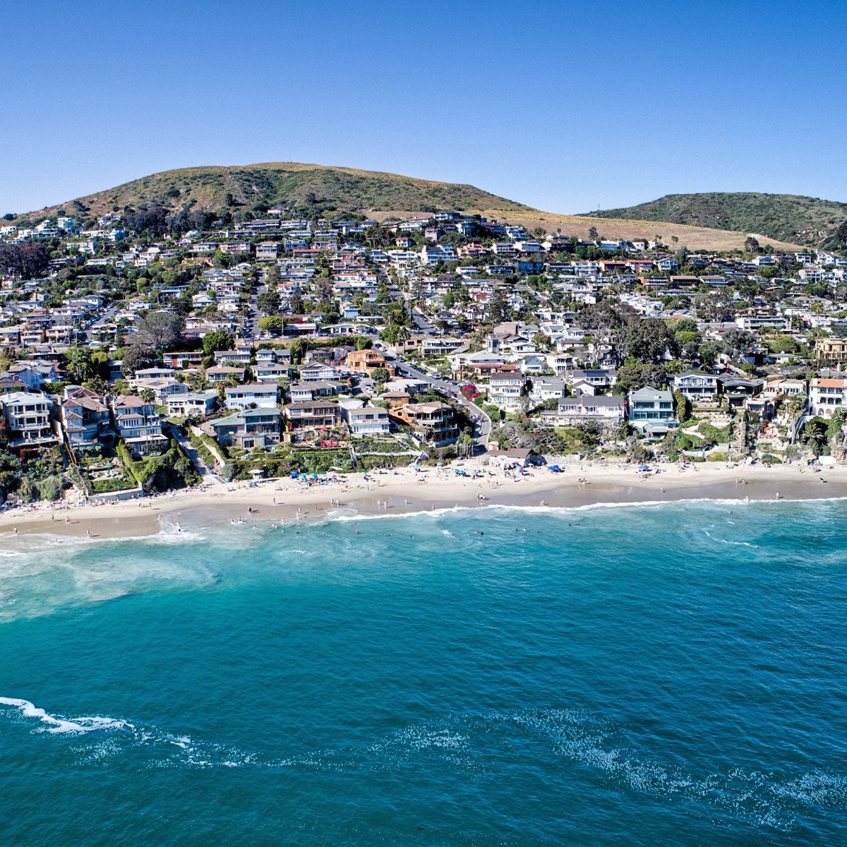 socaldronespots's tweet photo. Would your house be right on the water? Or up on the hill seeing bay? #cresentbaybeach #lagunabeach# drones #aerialphoto #realestate https://t.co/V3uXHdOTSo