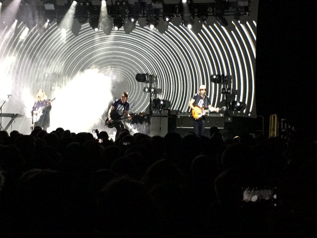 SeeScotty's tweet image. @slowdiveband killing it at @BkSteelNYC tonight! @Headcase_Design in the house with me!