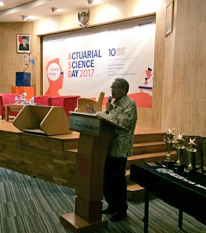ReadiProject's tweet photo. Opening remarks from Prof. Dr. Djisman Simandjuntak, Rektor Universitas @prasmul #ASD2017 #ReadiProject #KepoinReadi https://t.co/9aGdHx3ZwN