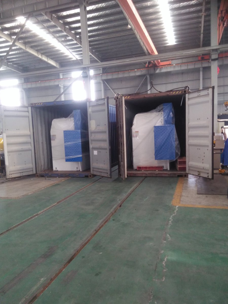 Our customer from UAE orderd three containers of machines .