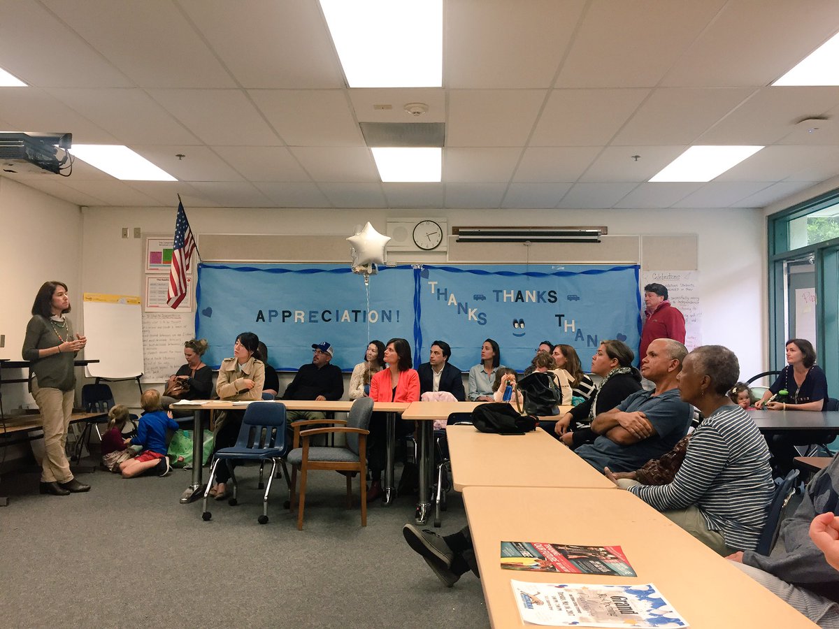 Hchanhill's tweet photo. It's a packed house @AltadenaES! Principal @RiaApodaca with families interested in @PasadenaUnified French Dual Language Immersion Program. https://t.co/OGMl7XYXpC