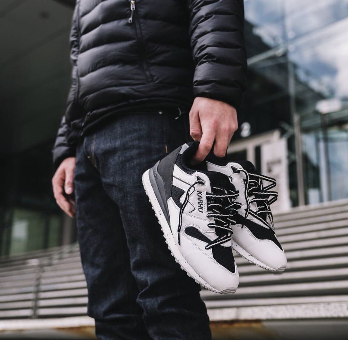 De4TH2F0aMZ's tweet photo. COMING SOON:
PAAVO NURMI x KARHU
SYNCHRON CLASSIC
"FLYING FINN"
RELEASE DATE: 5.13.17 
*At select retailers.
#DTH2FMZ #KARHU #KARHULEGEND https://t.co/Y9bV8RypMZ