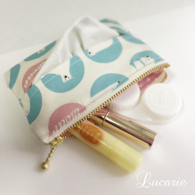 シロクマ柄ポーチ付きポケットティッシュケース＊　 #デコレクションズ #シロクマ柄 #ポケットティッシュケース #ミンネ #minne #ハンドメイドのお店 #handmade… lucarie.com/cloth/post-187/