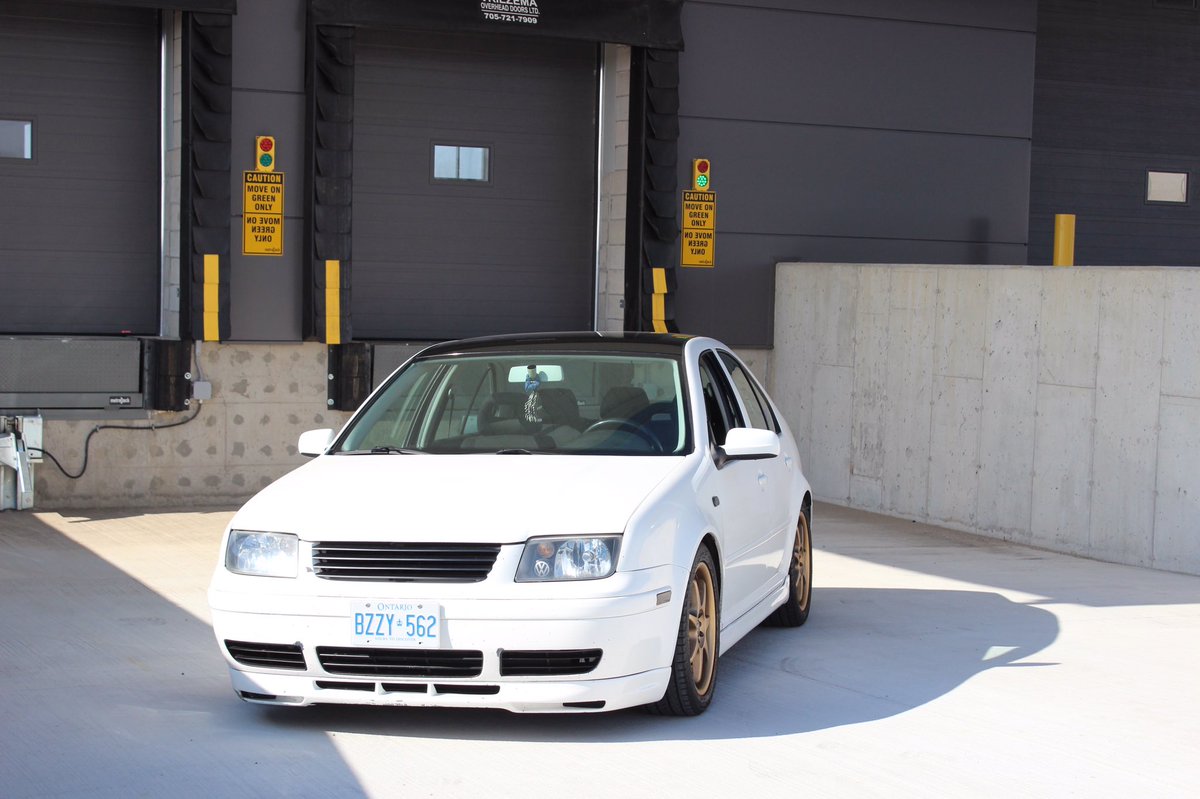 Unique_rydes's tweet photo. Sitting pretty

#jetta #mk4 #slammed #camber #volkswagen #turbo 

IG:mkiv_spenny https://t.co/S1CYXxlceB