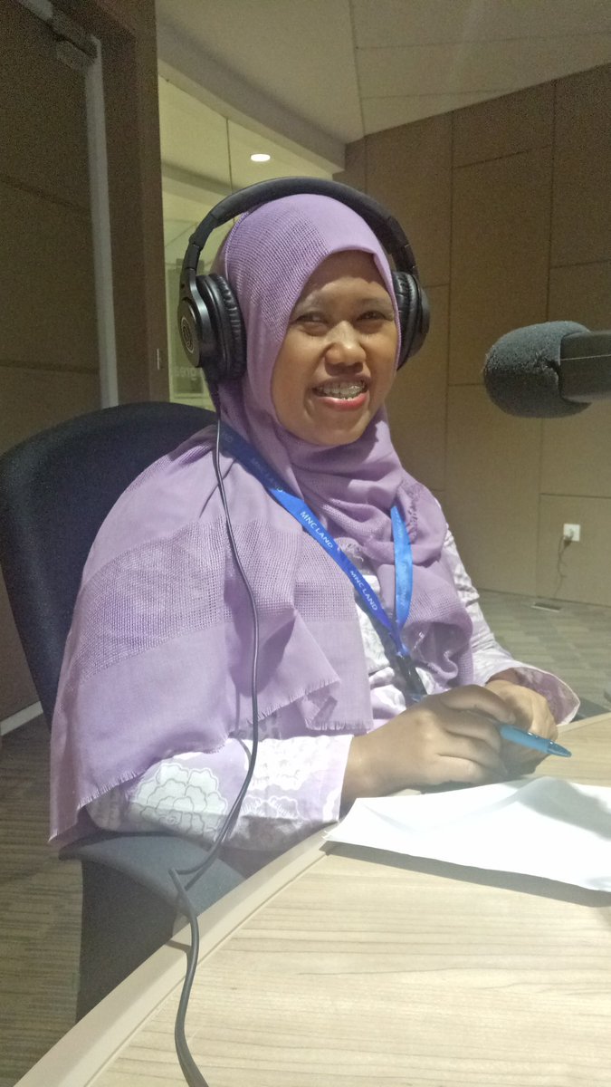 vradiofm's tweet photo. Kenalan yuk sama @ninagreenna  seorang aktivis lingkungan yang dapetin banyak penghargaan nasional maupun internasional #LadiesParking https://t.co/JOEzb7WMRl