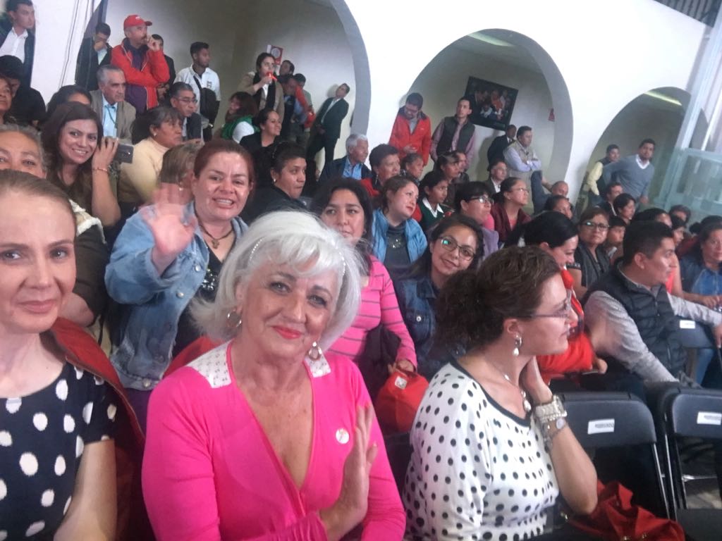 Martha_Hilda's tweet photo. Acompañando al futuro Gobernador @alfredodelmazo, en su debate, en el @PRI_EDOMEX https://t.co/Ye59XWrqIZ