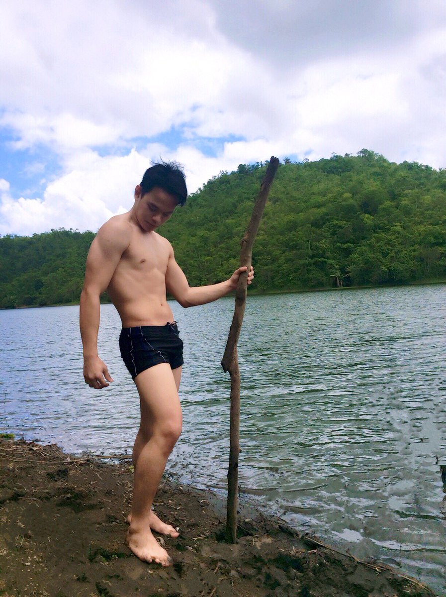 arvingimoto's tweet photo. Ang tungkod ni imaw nakuha kona 🤣
#Instagram @arvingimoto #Summer2017 #iloilo #toplesss #engkantadia https://t.co/k6XsZxUVlF