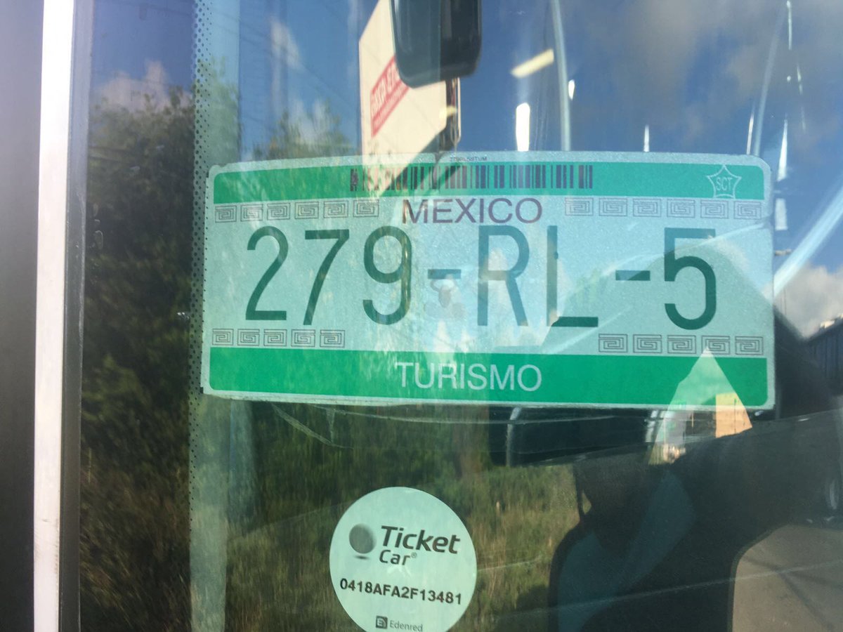 iYoFui's tweet photo. CONDUCTOR IVAN USCANGA DEJA EN COMA A DANIEL LARA CICLISTA EN #playadelcarmen NO SE ESTAN HACIENDO RESPONSABLES POR ESTE DELITO. @Noticaribe https://t.co/iF2xJxKazL