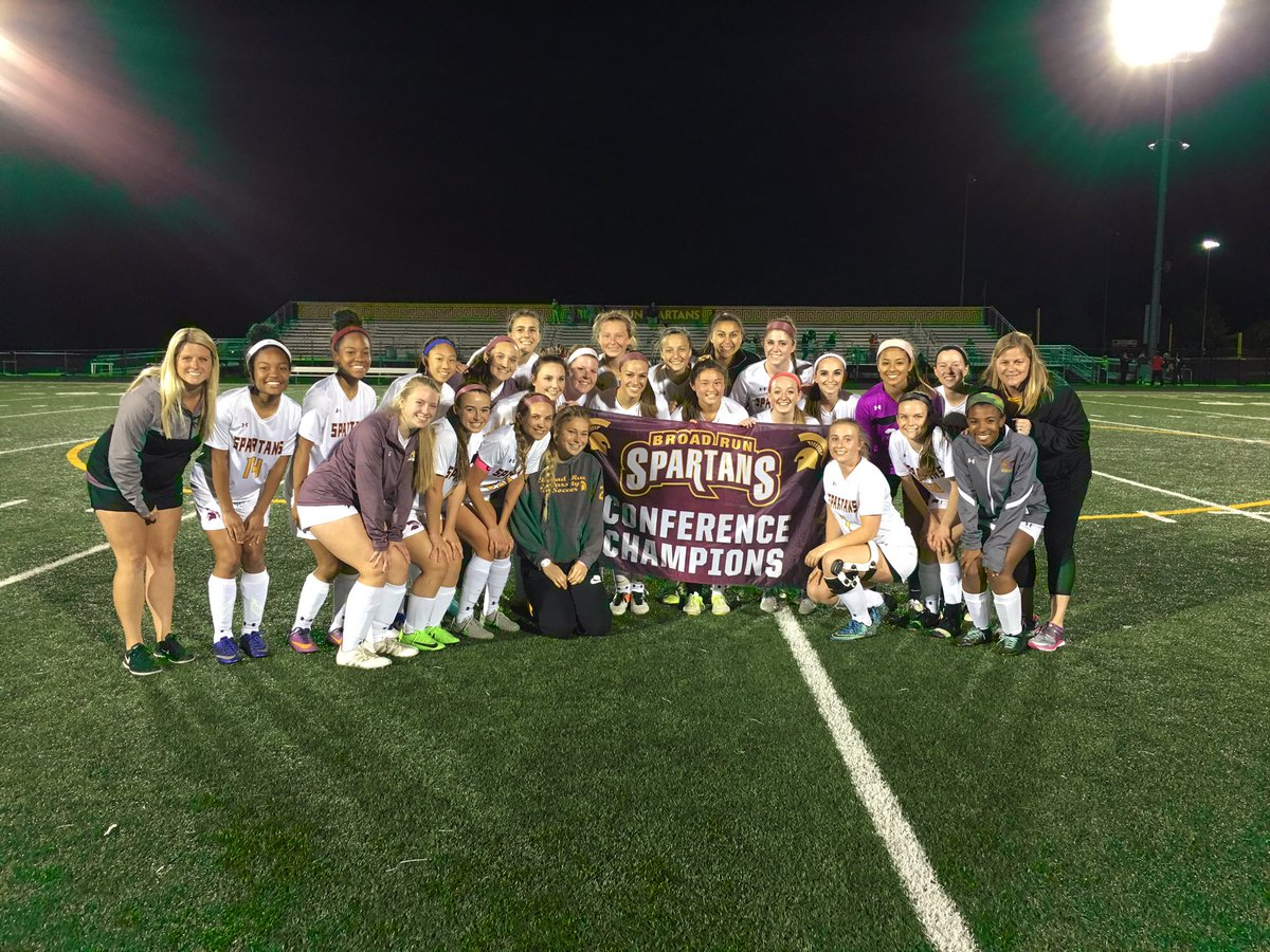 brhs_girlsoccer's tweet photo. it was a great senior night with a 6-0 win!! #sassafras #conferencechamps ❤️💛 https://t.co/8qfYJo2Gqx
