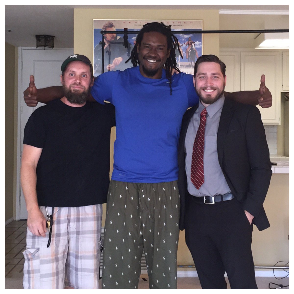 KingLion_Ent's tweet photo. Another Great day of filming #FederalExecution in the books 🎥🎬 #Hollywood #filmmaking @RONNIEoprepo @jayruggieri @bfowler29 https://t.co/4rkRcg5sA9