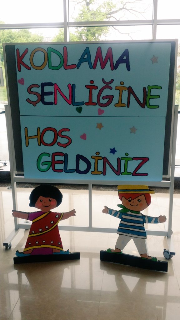 Kemerburgaz Okyanus Kolejinde #kodlamasoleni tum hiziyla devam ediyor👏 #kahootetkinligi#scratch#code@metedoganay  @emretr9  <a href="/okyanuskoleji/">Okyanus Kolejleri</a>