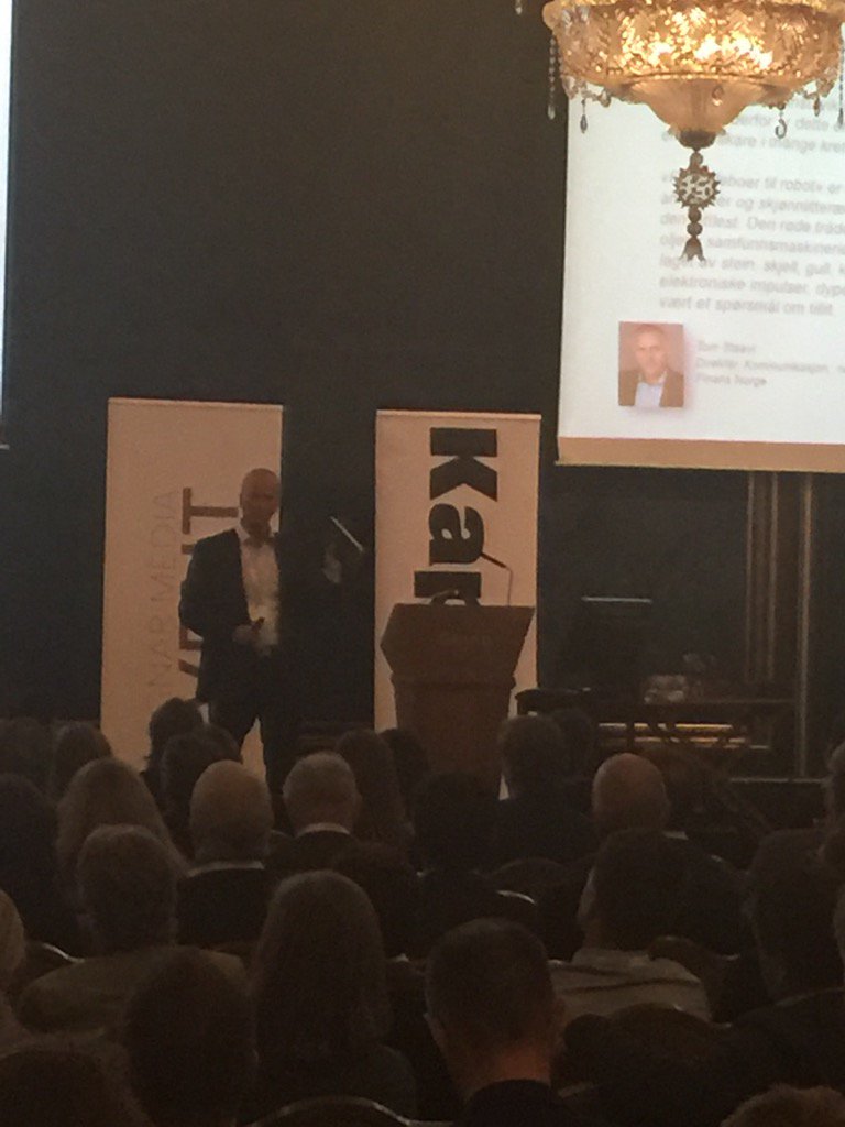 KapitalVibeke's tweet photo. Superspennende foredrag av Lasse Meholm om betalingens fremtid på Kapitals konferanse om #DigitalLedelse https://t.co/2xLr1yaeJs