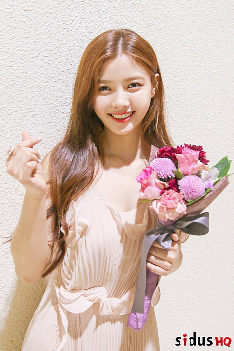 KimYooJung_PH's tweet photo. 백상예술대상 인기상 🎉👏
#KimYooJung #KimYouJung https://t.co/Hhae0lvzWW