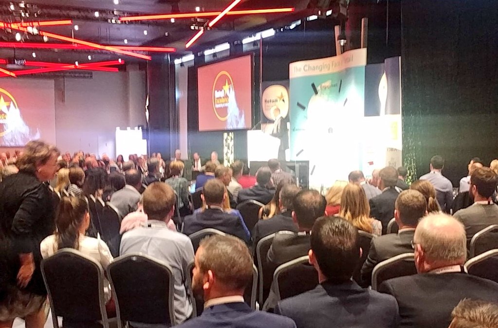 effysolutions's tweet photo. Packed house at the kick off of @RetailExIreland  Retreat! #thisisretail Looking for changes on VAT rates and the growing claims culture https://t.co/aoQyiDtiyp