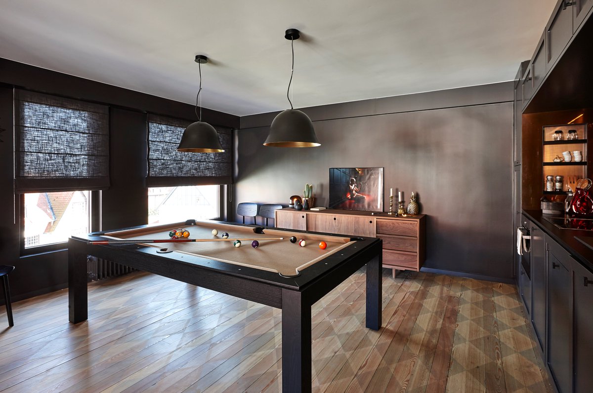 IrisDryepondt's tweet photo. In zoutehouse project kunnen we onze eettafel omvormen naar biljardtafel!#design #belgiumdesign #knokke #project #interiordesign https://t.co/gv3Frvqx0w