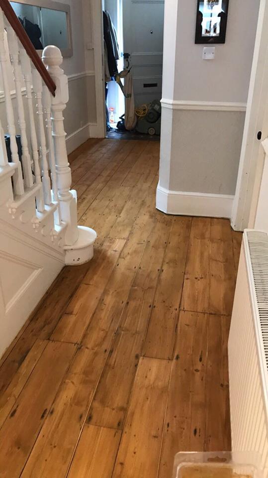 RyanRestoration's tweet photo. Before, during & after!👍The floor was in need of a fresh face from #RyansRestoration! https://t.co/ihV3swtKoV #Taunton #Somerset #PineFloor https://t.co/Kd9N5ZJo1f