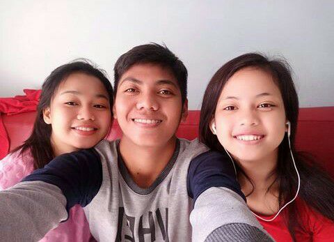 Resnyalivers's tweet image. Selamat Sore Alivers , Muka Nya happy sekali yaa 😍😍😀😀😘😘😘😘😘😍😍@da4_aulia17 @hafizm63 @DA4_Putri03 
#alivers #myhafiz #puvers