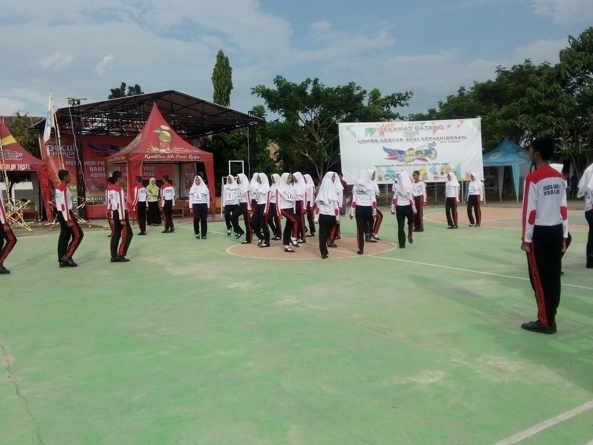 Penampilan Lomba Formasi dari SMAN 14 Makassar #GERAKCHAPTER5