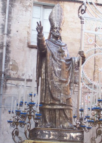 lorraineelizab6's tweet photo. #Otd Feast day of #Catald, 7th C #Irish #saint. Went on pilgrimage to Jerusalem. On return was shipwrecked at Taranto, Italy @PeritiaEditors https://t.co/ru0IqmP6jN