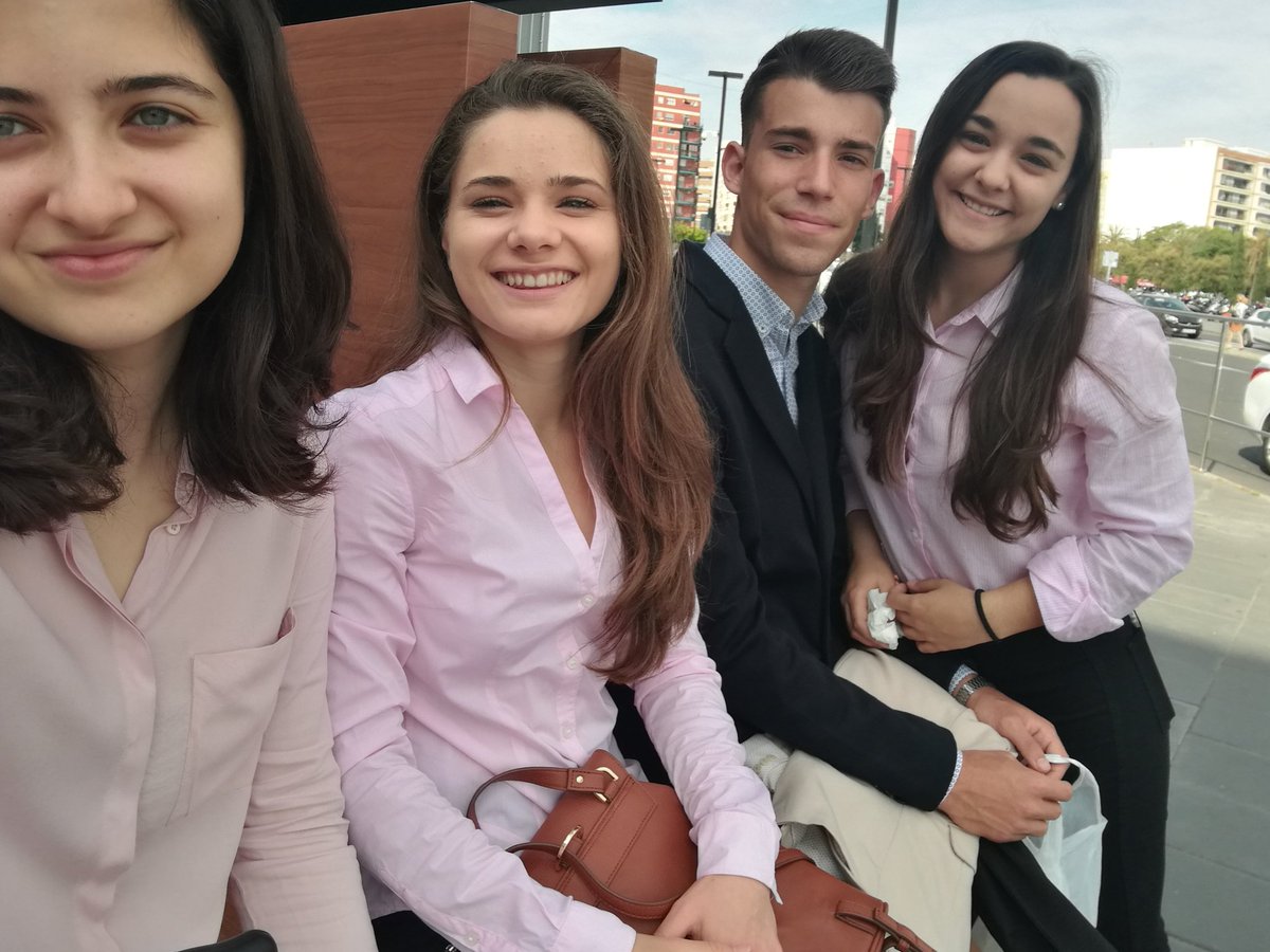 vinosViValdi's tweet photo. 🎶 #ViValdi 🍷 se pone en marcha hacia Madrid! Ya estamos preparados para presentar nuestro proyecto en la final de @ESICMadrid!! 😋 https://t.co/gMVIOrqsDb