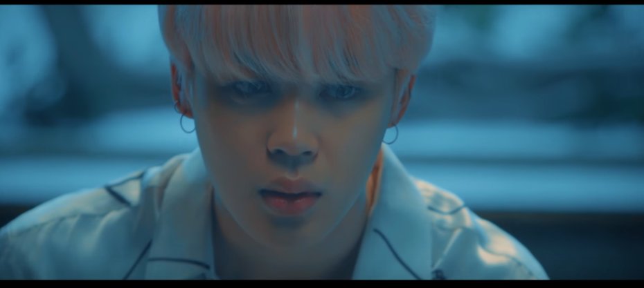 Wu_Li246's tweet photo. WHO ELSE IS CONFUSED????????  IM SOO CONFUSED??? >_< 😬😣😩😫🤔 please tell @BTS_twt https://t.co/IhuN5qcNaq