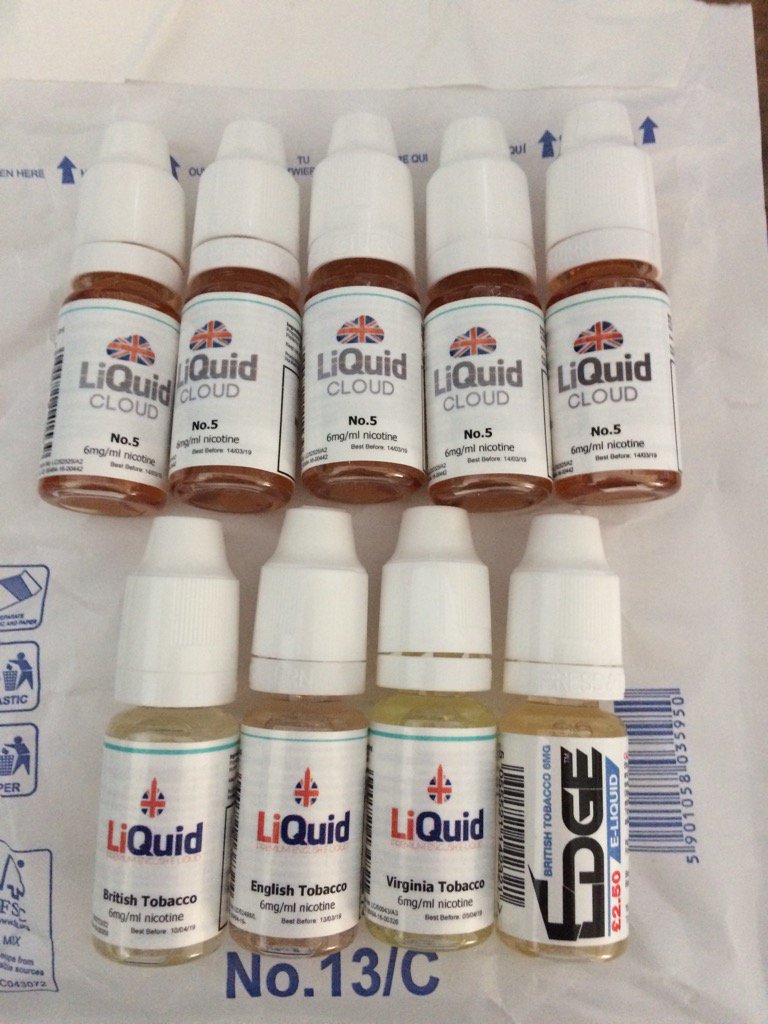 d17j17h17's tweet photo. Thanks guys 👀@OnePoundEliquid I'm in❤️with #5 😍tobacco flav for a #Newbie 
#vapefam #Stinkeys https://t.co/CsXo3xGsmB