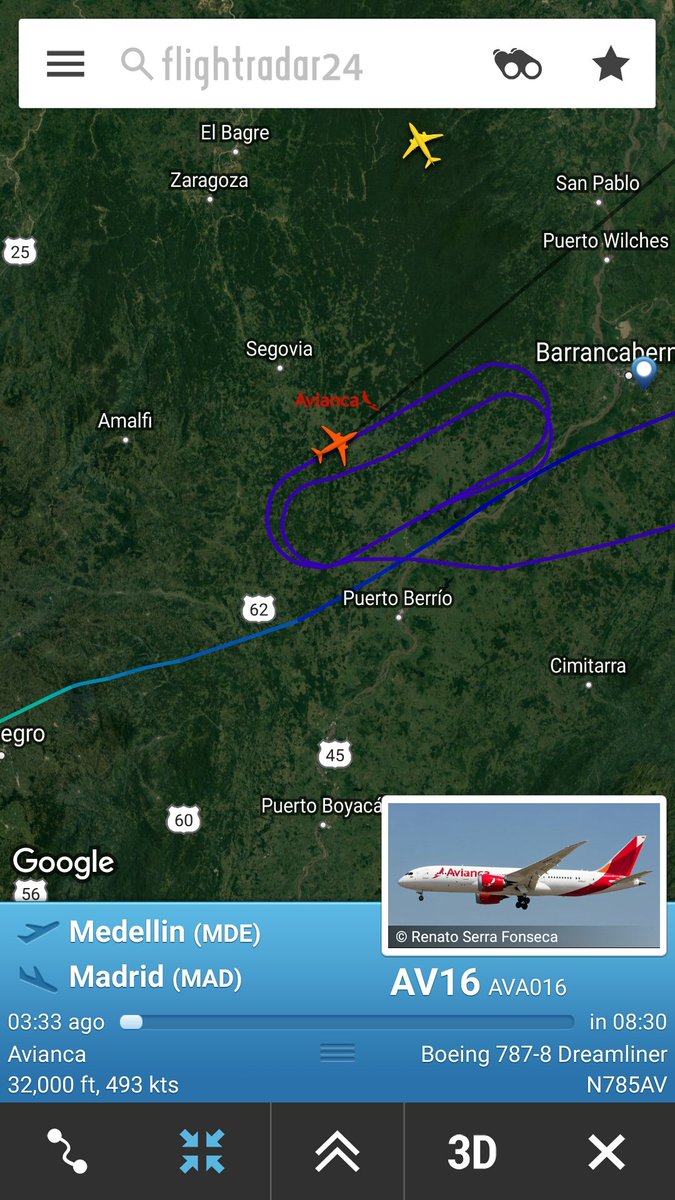 josequinterobtl's tweet photo. #av16 #Avianca @Avianca largos circuitos a 32.000 pies el 787 en problemas pero seguro por profesionales viva la aviación!!! https://t.co/UWIeoPysio