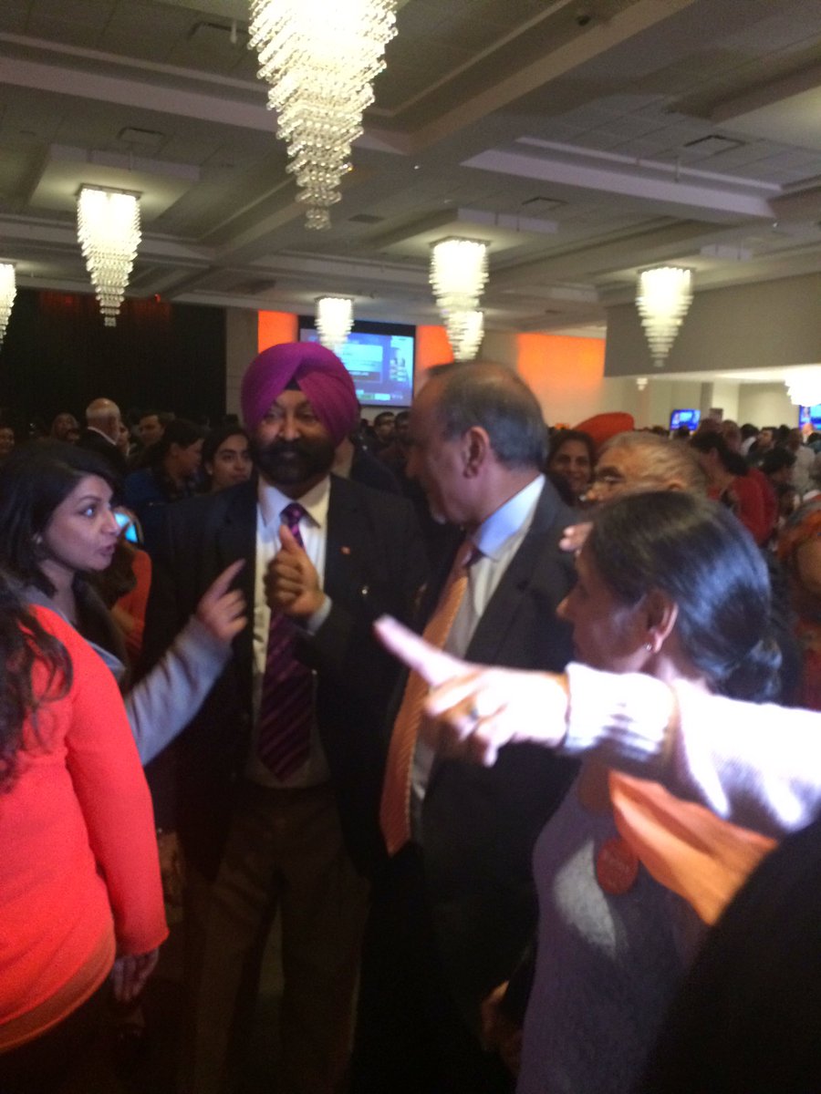 KenStratton88's tweet photo. @pulse1077 Harry Bains arrives https://t.co/3O7FOvBlBw