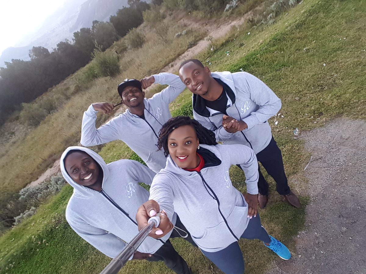 RuvhenekoP's tweet photo. #Team #Ruvheneko #WorkMeetsPassion https://t.co/k05AQX6tWE