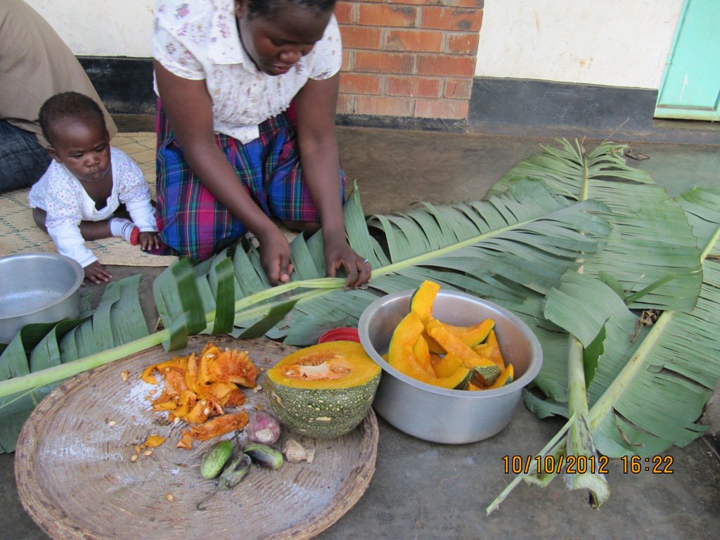charitypads_org's tweet photo. My period isn't A CURSE to the family!
#SmashingShame
#MenstrualHealthMatters
Photo credit: .@WorldVisionIre https://t.co/VxgO3FfCqh