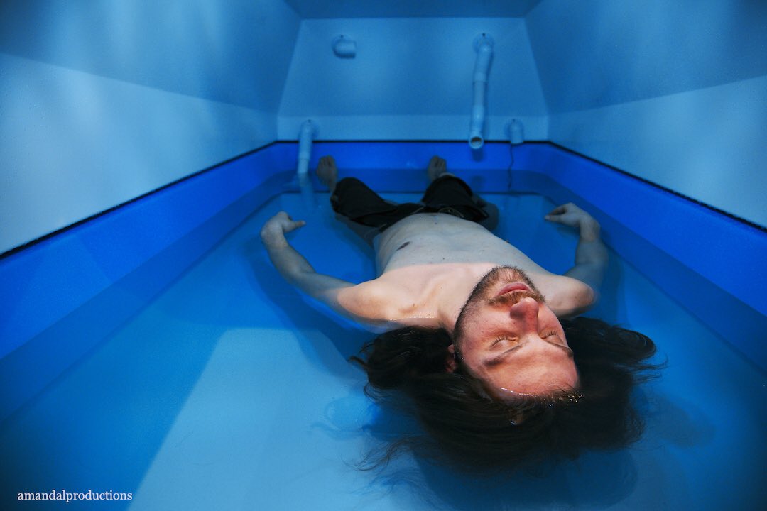 Float House tweet media