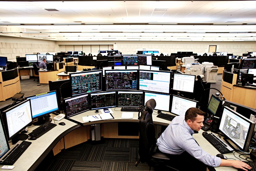 CiscoPartnersAP's tweet image. Condense &amp;amp; consolidate #security management products. This unification could lower data security costs: cs.co/60138gx99 @TechTarget