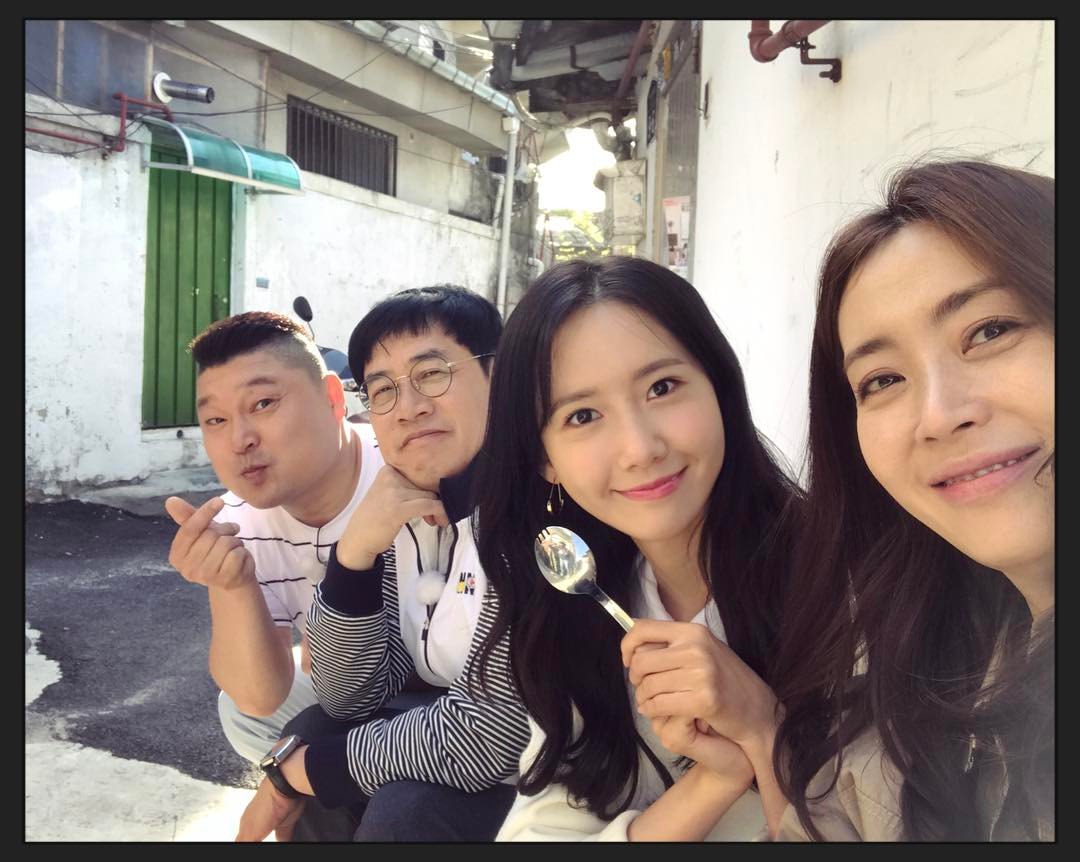 [PIC][19-04-2017]YoonA ghi hình cho chương trình "Lets Eat Dinner Together'" của kênh JTBC cùng SongYoona vào hôm nay C_cPV8bVoAABtuV