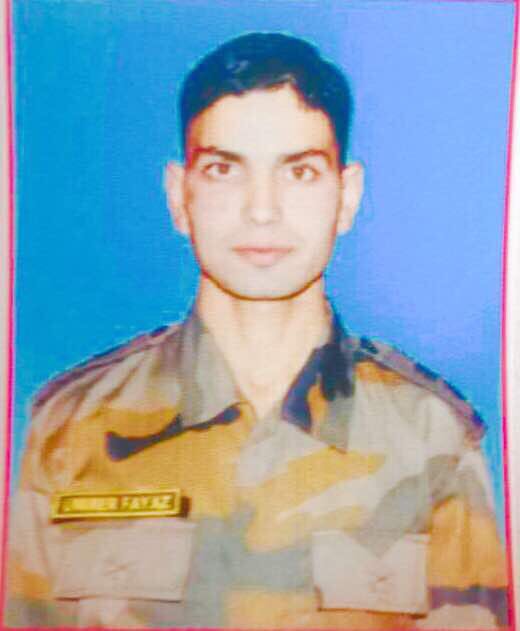 majorgauravarya's tweet photo. Lt. Umar Faiyyaz of 2nd Battalion The Rajputana Rifles. Born 1994. Martyred 2017. 🙏🙏🙏SHAHEED🙏🙏🙏 https://t.co/RI19n4bpnW