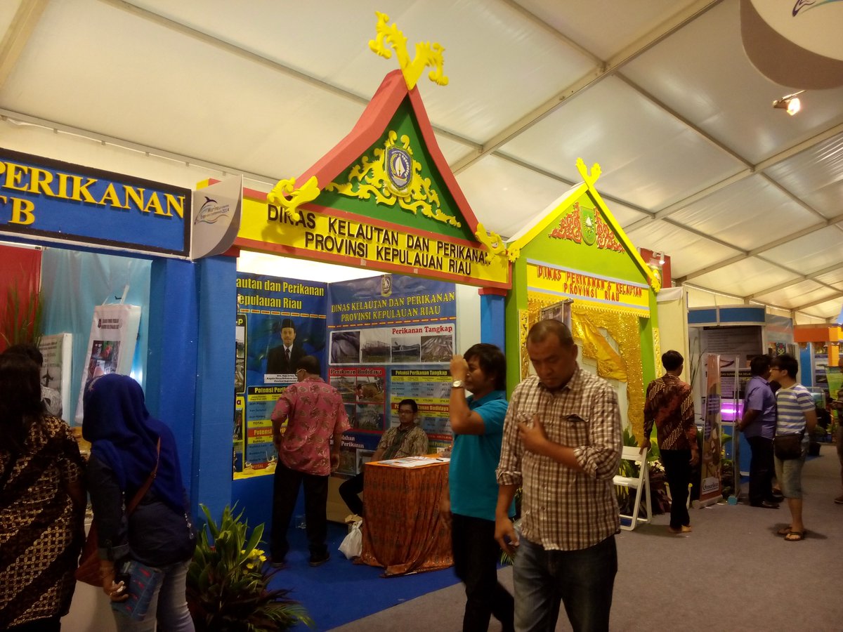 kramindo's tweet photo. booth include sterofoam https://t.co/aeXla8Pkkn