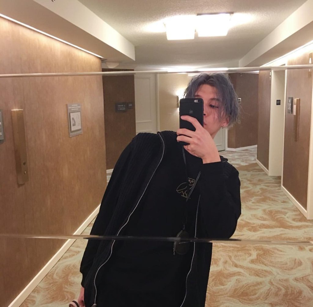 colde0channel's tweet photo. happy birthday to offonoff's singer, songwriter, composer, &amp; meme, colde 🙏🔥💌 https://t.co/OmrkbFTwyY
